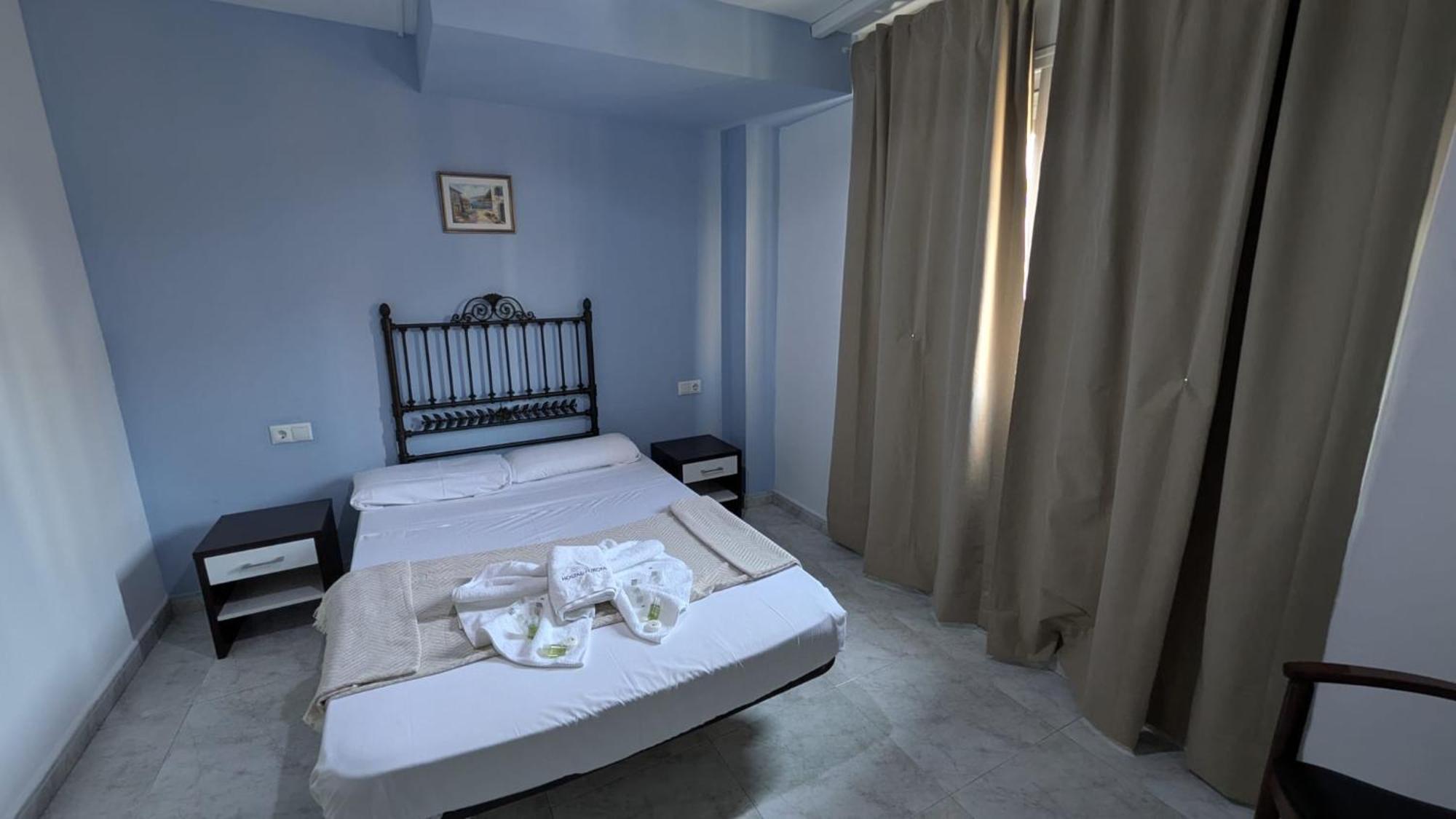 Hostal Europa Таррагона Экстерьер фото